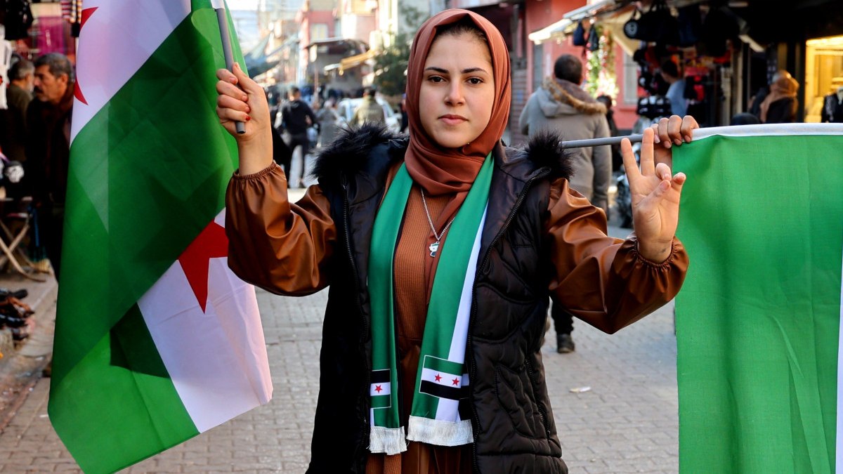 Adana’da Suriyeli Cemile, ülkesine gidip babasının mezarını görmek istiyor